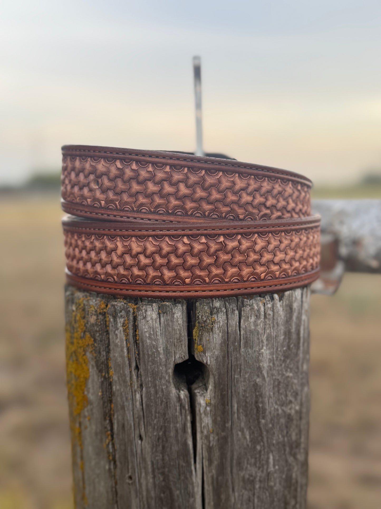 Tripoint basket stamp/Golden brown border