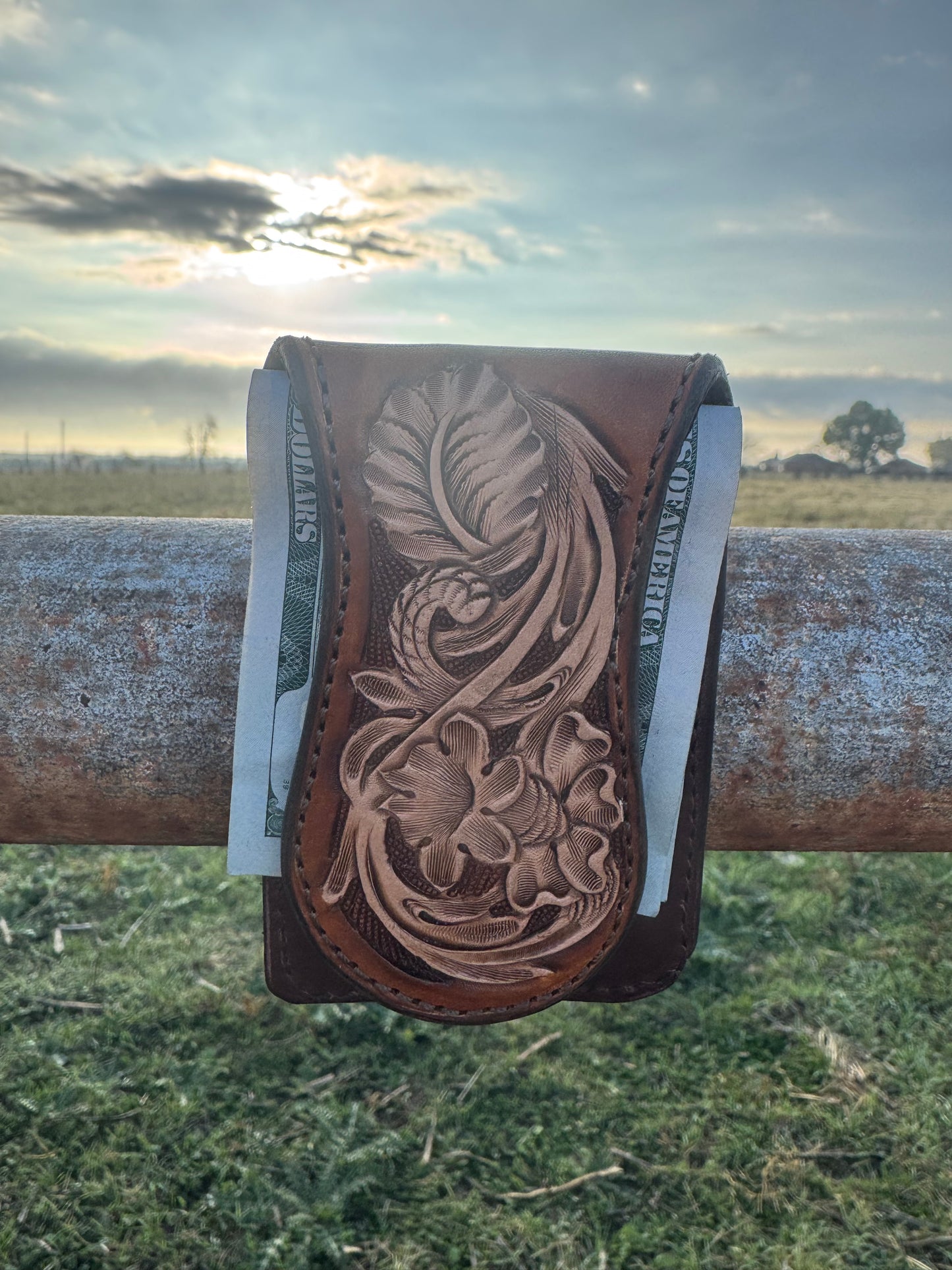 Magnetic money clip wallet
