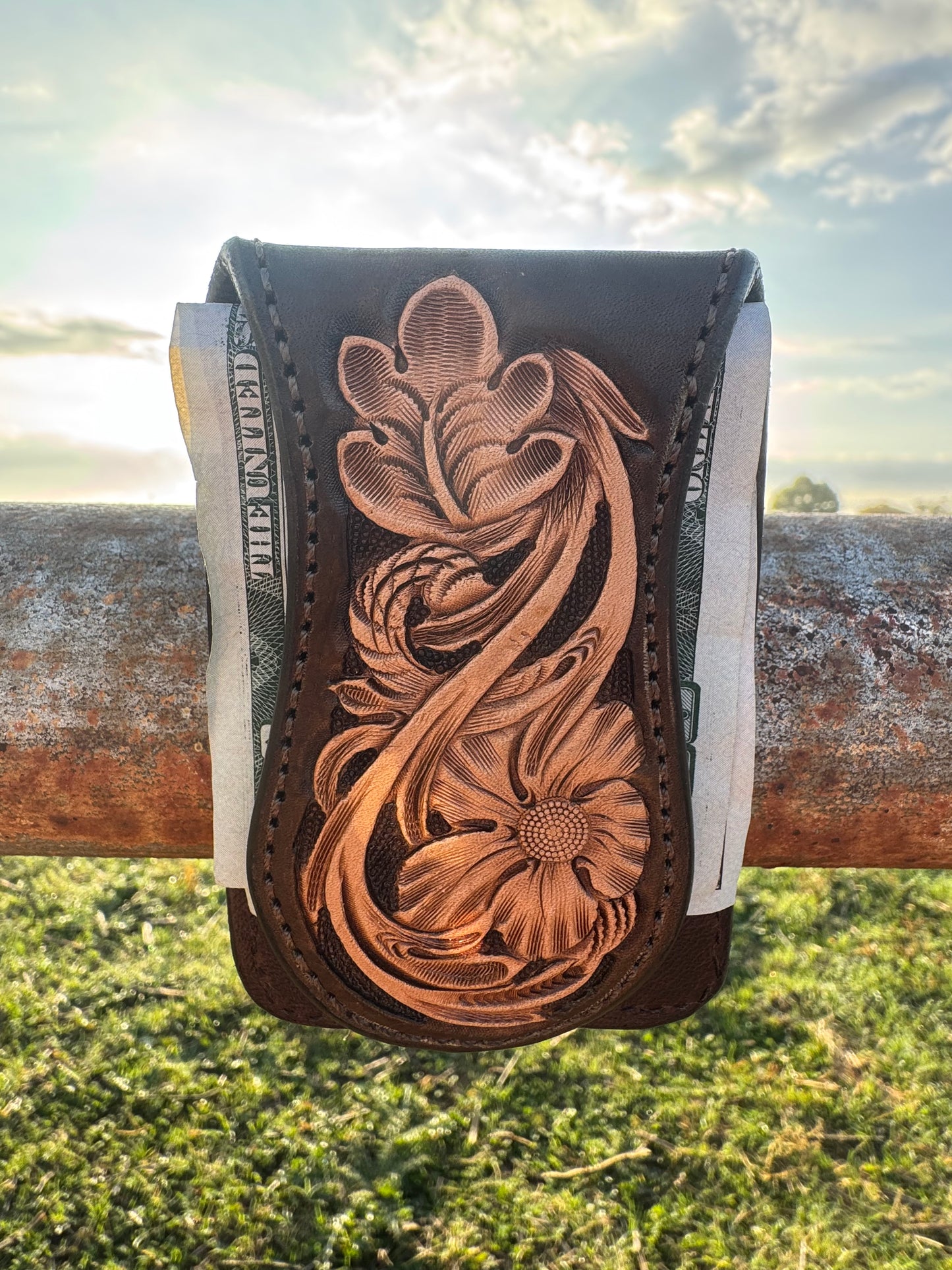 Magnetic money clip wallet