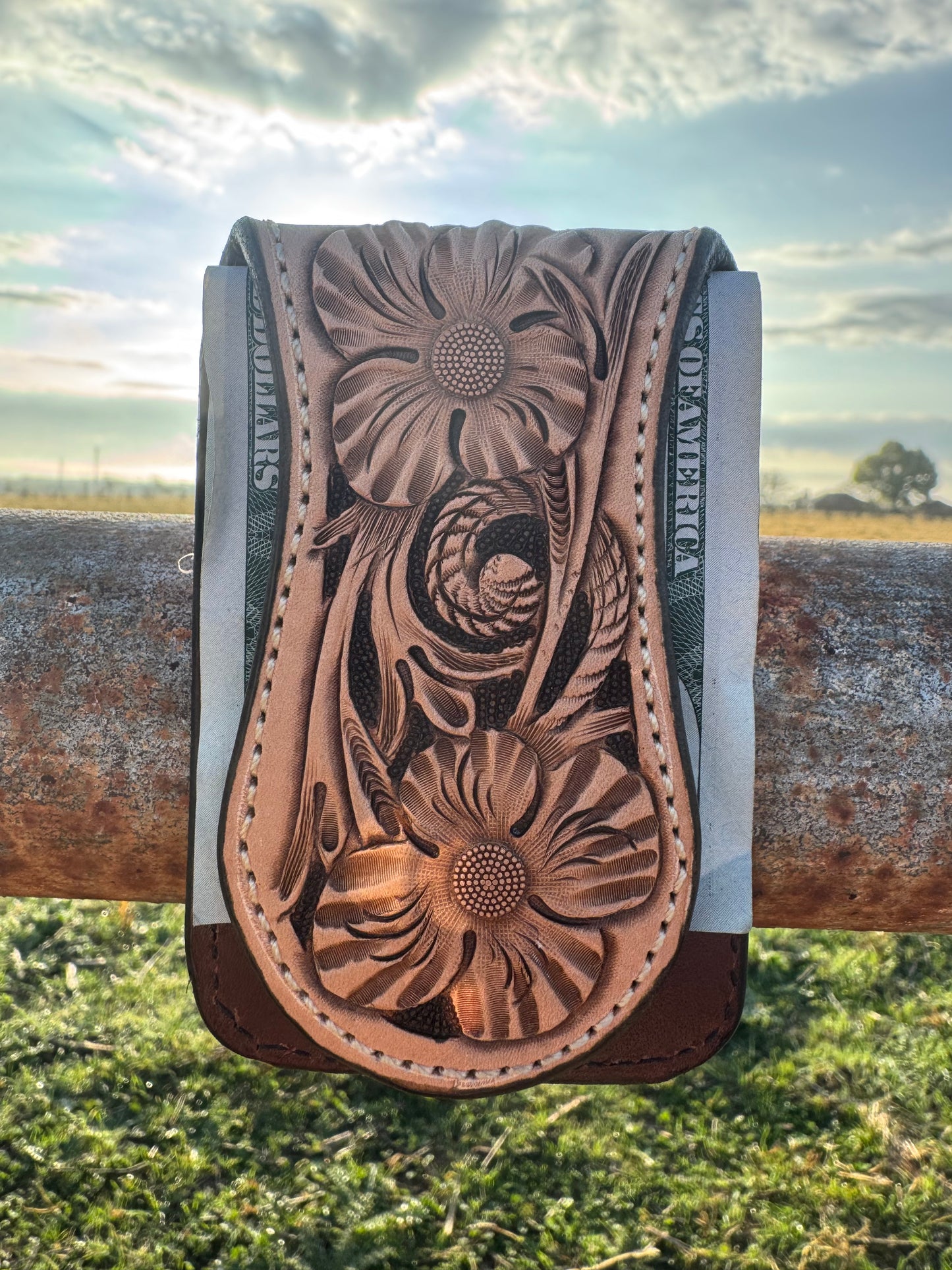 Magnetic money clip wallet