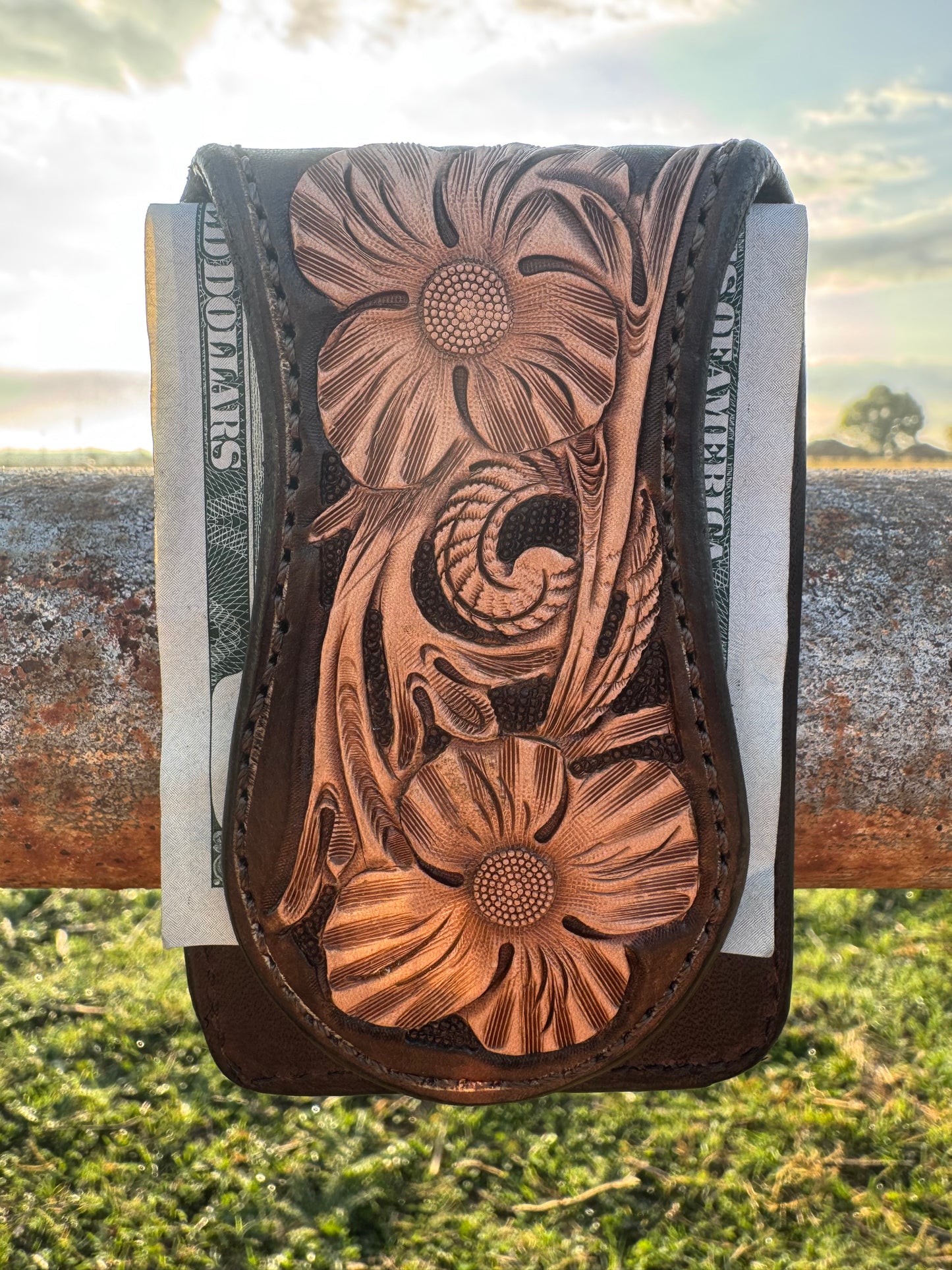 Magnetic money clip wallet