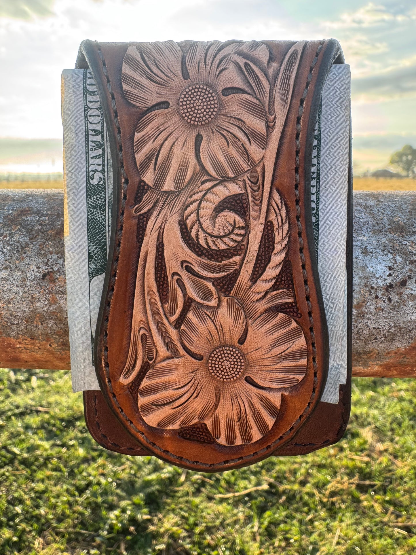 Magnetic money clip wallet